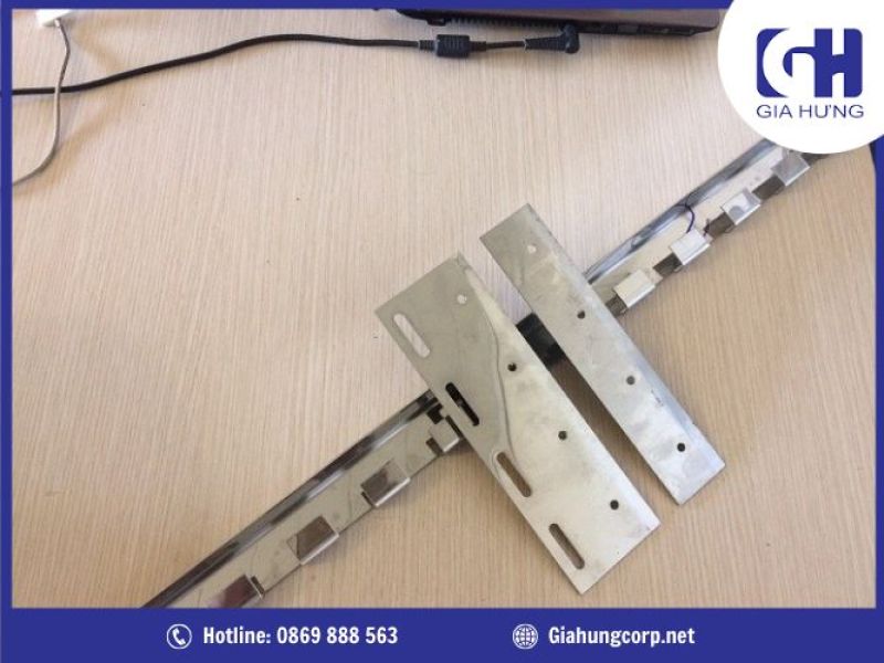 Top 2 Phụ Kiện Rèm Nhựa PVC Không Thể Thiếu Khi Lắp Đặt Rèm Nhựa