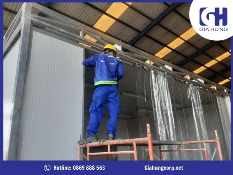 Ứng Dụng Đa Dạng Của Rèm Bạt Kéo Trong Đời Sống
