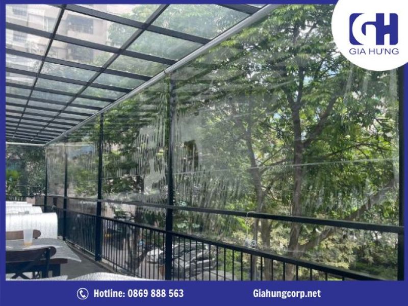 Lợi Ích Của Rèm Cuốn PVC Trong Việc Ngăn Mưa Gió Ngăn Bụi