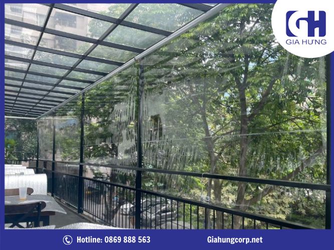 Lợi Ích Của Rèm Cuốn PVC Trong Việc Ngăn Mưa Gió Ngăn Bụi